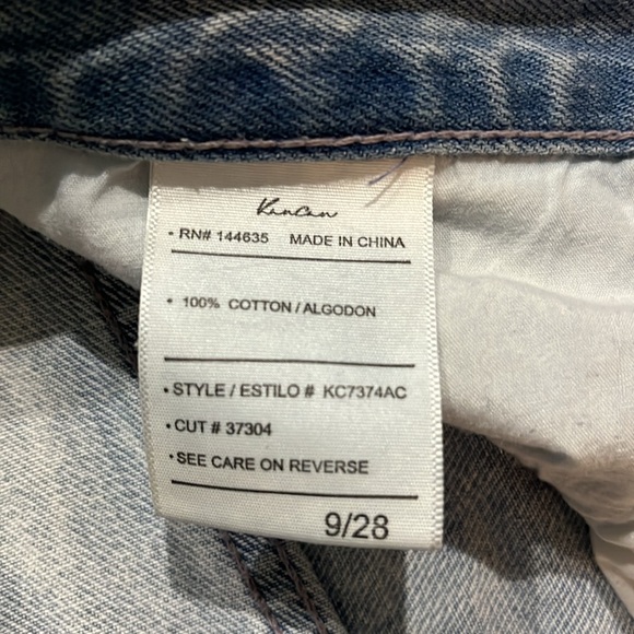 Distressed Jeans - Picture 9 of 9